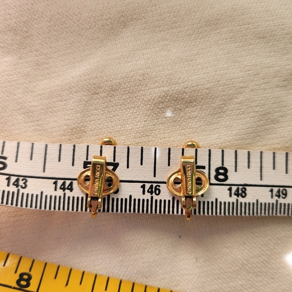 Vintage Nina Ricci Gold Tone Heart shape Rhinestone Clip on Earrings - Picture 10 of 10